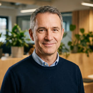 Nirbhôr Ongshamika-এর CEO পদে অধিষ্ঠিত James Mitchell